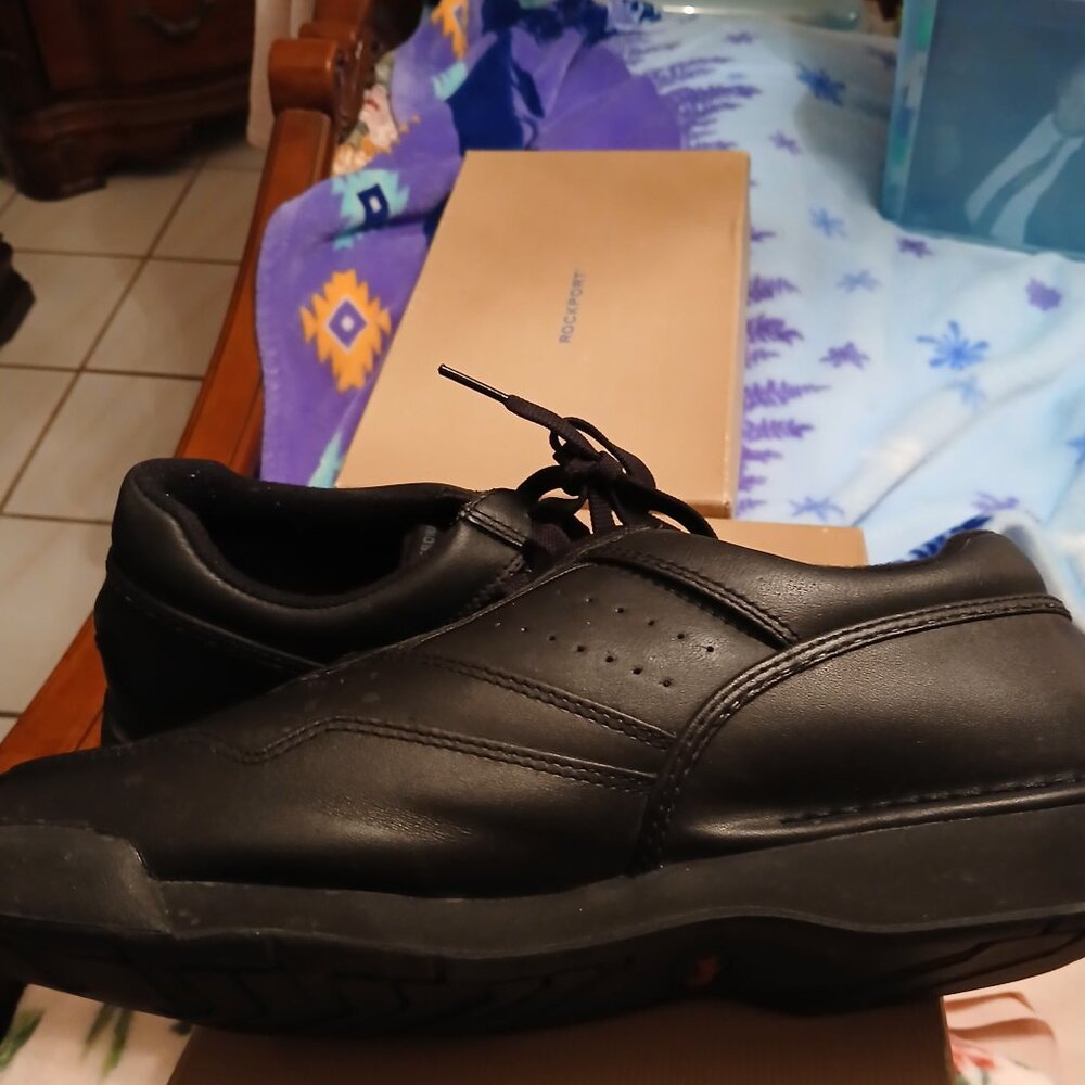 NEW Rockport Shoes Evanston M7628 Men's 9.5W in Black (with box)